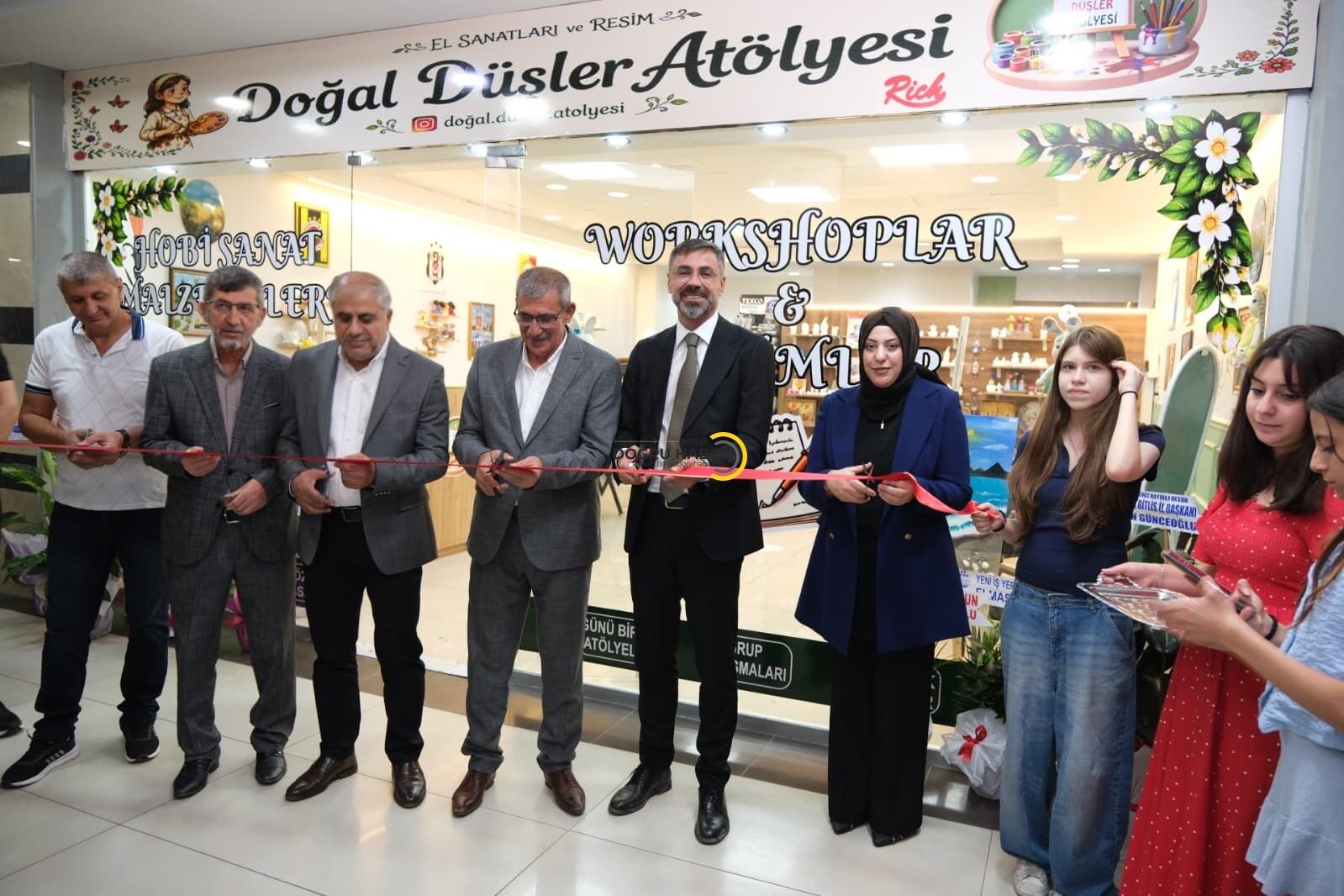 Tatvan’da Sıradışı Bir İş Yeri Açıldı: Kadınlar ve Çocuklar İçin Hobi Dünyası