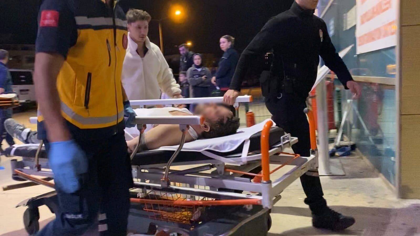 Kafeteryada Isıtıcı Dehşeti: 3 Yaralı