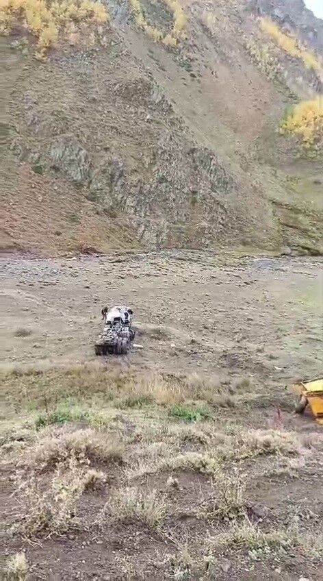 Palandöken Geçidi’nde Tır Uçuruma Yuvarlandı: 1 Ölü