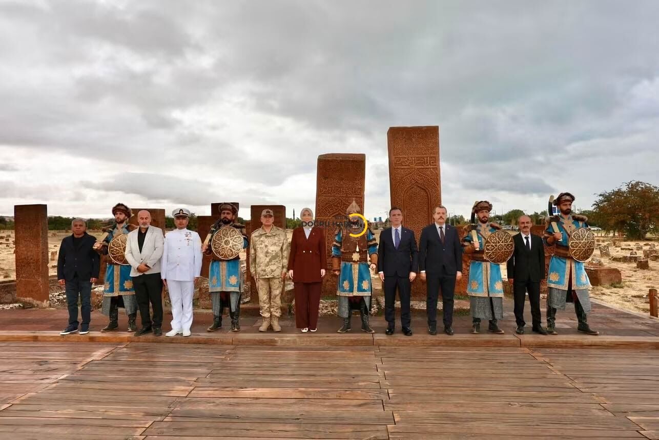 Bakan Yardımcısı Kübra Güran Yiğitbaşı Ahlat’ın Tarihî Mirasını Ziyaret Etti