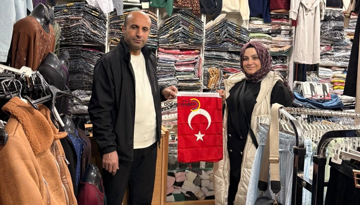 Muhtar Aydın'dan Bitlis Çarşısında Anlamlı Cumhuriyet Mesajı!