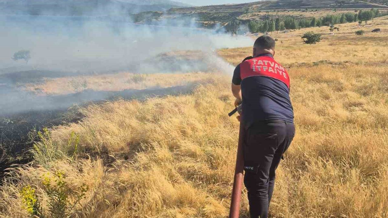 Bitlis’te ki Örtü Yangınları Korkuttu