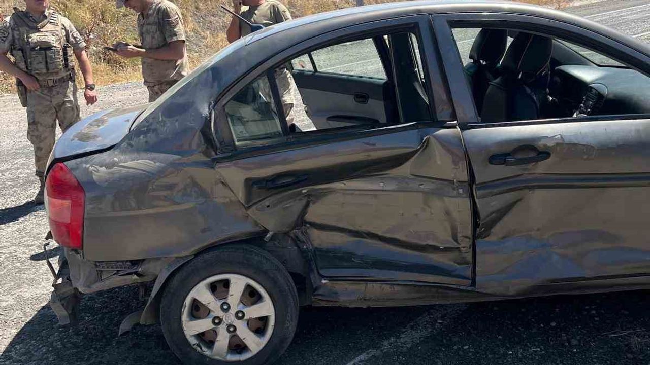 vartoda otomobiller carpisti 8 yarali