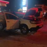 Yüksekova'da Seyir Halindeki Otomobil Alev Aldı: Baba Ve 2 Oğlu Ölümden Döndü
