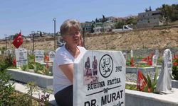 Hatay'da Deprem Kabristanında Hüzünlü Arefe