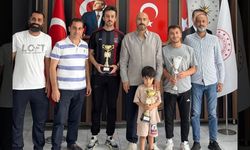 Bitlisli Sporculardan Masa Tenisinde Çifte Zafer
