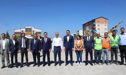 Bakan Uraloğlu, Tatvan Karşıyaka Kavşağında İncelemelerde Bulundu