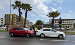 Adıyaman’da iki otomobil çarpıştı: 2 Yaralı