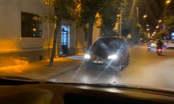 Ters yönden giden otomobil trafiği tehlikeye attı