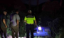 Erzurum'da Freni Patlayan Hafif Ticari Araç Bahçeye Uçtu! Sürücü Yaralandı