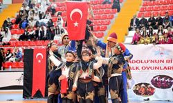 Kars'ta Halk Oyunları Şöleni Coşkuyla Tamamlandı
