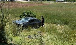 Kontrolden Çıkan Otomobil Tarlaya Uçtu