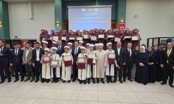 Tatvan'da 56 Öğrenci Hafızlık İcazeti Aldı