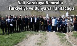 Bitlis Valisi Karakaya Çöp Toplayıp Temizlik Yaptı