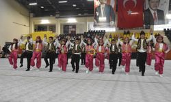 Bitlis’te geleneksel çocuk oyunları şenliği coşkuyla gerçekleştirildi