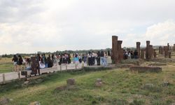 Ahlat Selçuklu Meydan Mezarlığı Ziyaretçilerini Büyülüyor