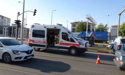 Çöşnük Kavşağı'nda Zincirleme Kaza: 3'ü Çocuk 4 Yaralı