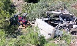Hatay’da Hafriyat Kamyonu Şarampole Devrildi: Sürücü Yaralandı