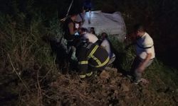 Hatay'da kamyonet şarampole devrildi: 3 yaralı