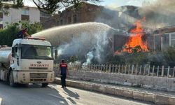 İş Yeri Bahçesindeki Yangın Korkuttu