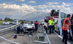 Otomobil Hurdaya Döndü Sürücü Mucize Eseri Kurtuldu