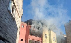 Siirt'te Apartman Dairesinde Yangın Paniği