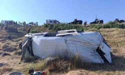 Van-Erciş Yolunda Minibüs Şarampole Yuvarlandı