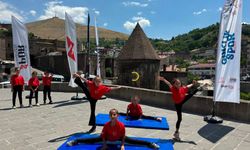 Tarihi mekanlar gençlerin gösterisine sahne oldu