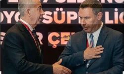 Kura Çekimine Damga Vuran An: Barış Göktürk, Metin Öztürk'ün Elini Sıkmadı