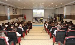 Bitlis'te Dünyaca Ünlü İsimler Gençlerle Buluştu