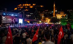 Bitlis'te Geceyi Sela Sesleri Sardı