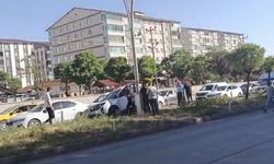 Bitlis’te Freni Boşalan Araç Orta Refüje Çıktı