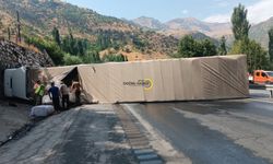 Bitlis-Baykan Yolunda TIR Devrildi!