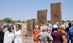 Ahlat’ta Bin Yıllık Mirasın İzinde Büyük Buluşma