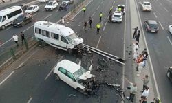 Diyarbakır'da Zincirleme Kaza: Minibüs Karşı Şeride Geçti, 3 Kişi Yaralandı