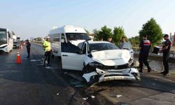Manavgat'ta Tur Minibüsü Kazası: 17 Yaralı
