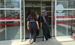 Motosiklet yayaların içine daldı