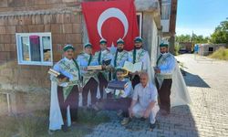 Bitlis'te Keçe Külahlılar Derneği'nden 12. Geleneksel Anma ve Yemek Programı