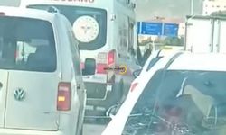 Bitlis’te Ambulans Bile Kuyrukta Kaldı!