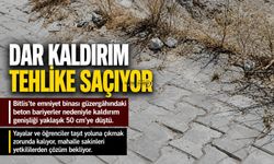 Bitlis’te Emniyet Müdürlüğü Güzergâhındaki Dar Kaldırım Tepki Çekiyor