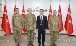 Komutanlardan Vali Karakaya’ya Ziyaret