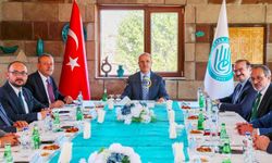 YÖK Başkanı Özvar, Ahlat’ta Bölge Üniversiteleri Rektörleriyle Buluştu