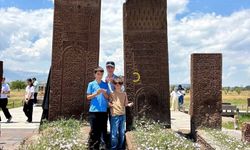 Necati Şaşmaz, Ahlat Selçuklu Mezarlığı’nı Ziyaret Etti