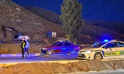 Bitlis’te Trafiğe Kapalı Yolda Kaza: Faciaya Ramak Kaldı