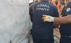 Adana’da Kamyonet Tıra Çarptı: 2 Kişi Hayatını Kaybetti