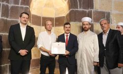 Gevaş’ta İslamiyet’i Seçen Letonyalı Veysel Oldu