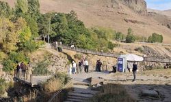 Muradiye Şelalesi İranlı Turistleri Büyülüyor