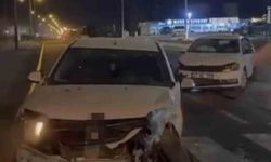 Nusaybin’de İki Otomobil Çarpıştı: 3 Yaralı