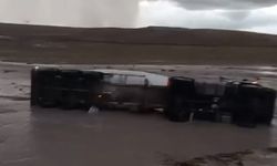 Yozgat’ta Sel Tırı Yan Yatırdı