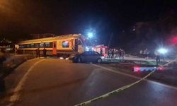 Zonguldak’ta Tren Otomobile Çarptı: 5 Yaralı